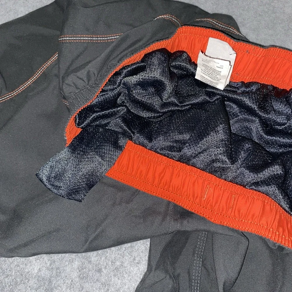 Nike Mens Swim Shorts L Black Cargo Trunks Board Bottom Surf Pool Mesh Spell Out